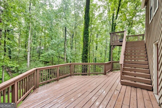 Building Photo - 428 Riverlake Ct