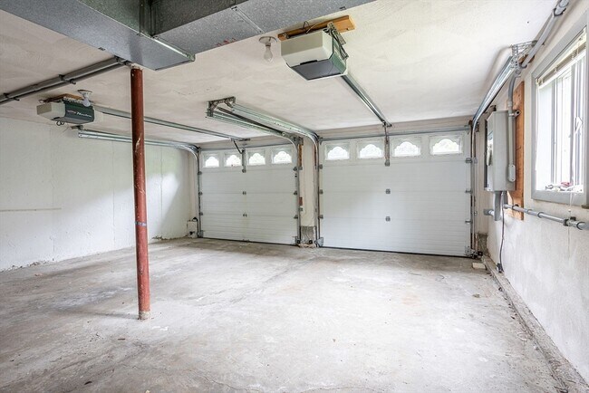 Building Photo - 16 Westwood Rd