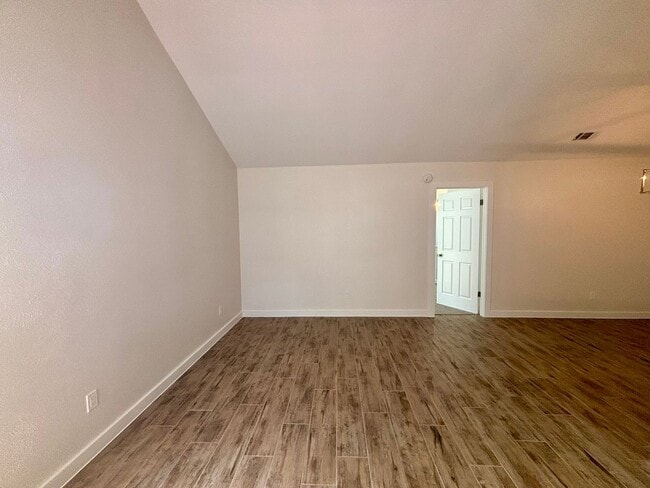 Building Photo - Brown Bark