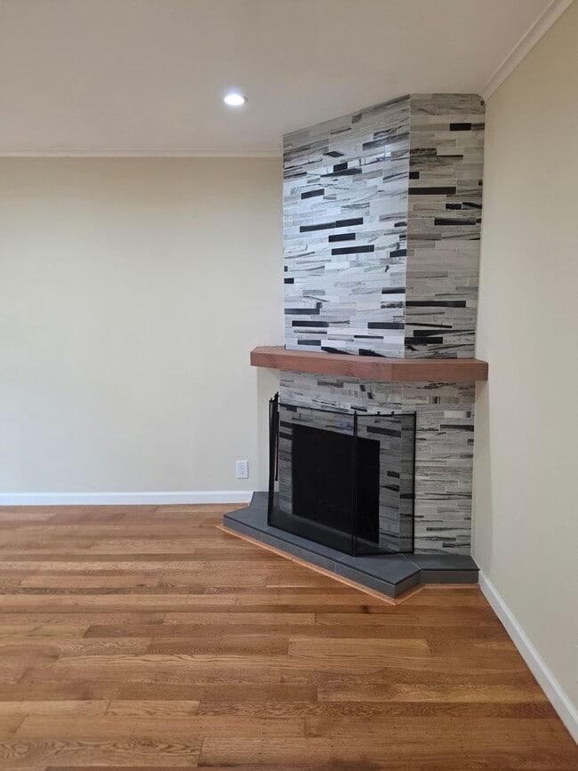 Building Photo - Remodeled Home 2 Blocks from Ocean Beach