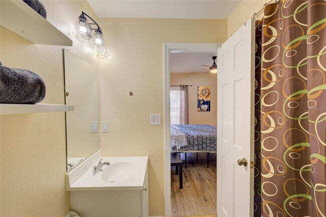 Building Photo - 501 S Magnolia Ave