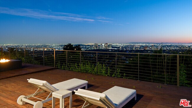 Building Photo - 10134 Angelo View Dr