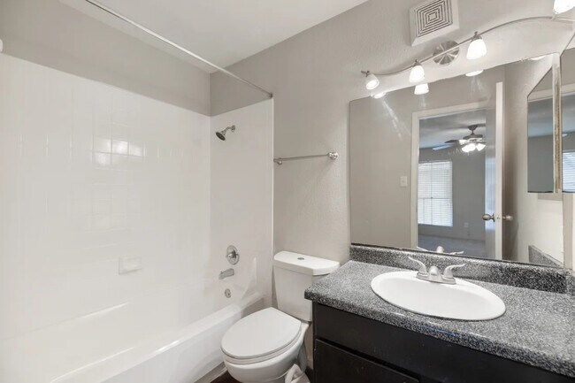 Building Photo - 2800 Ashford Trail Dr