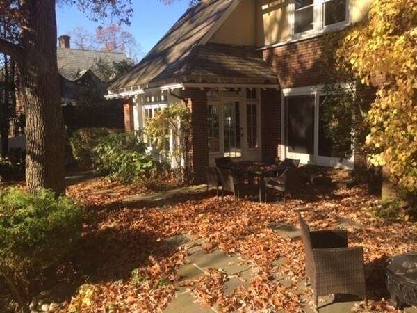 Building Photo - 115 Aspen Ave