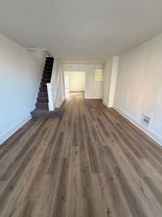 Building Photo - 310 S Claymont St