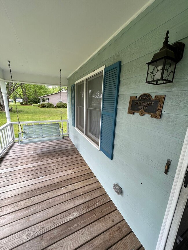 Building Photo - 2031 Winterberry Rd