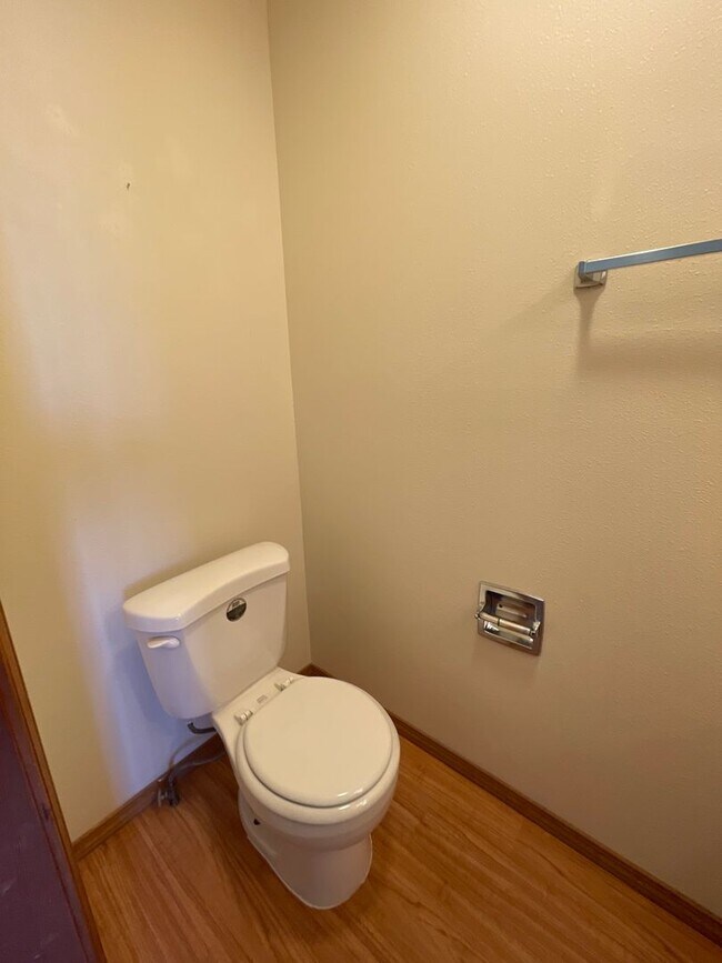 Building Photo - 573 7th St