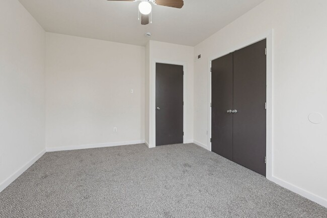 Building Photo - 1454 N 56th St