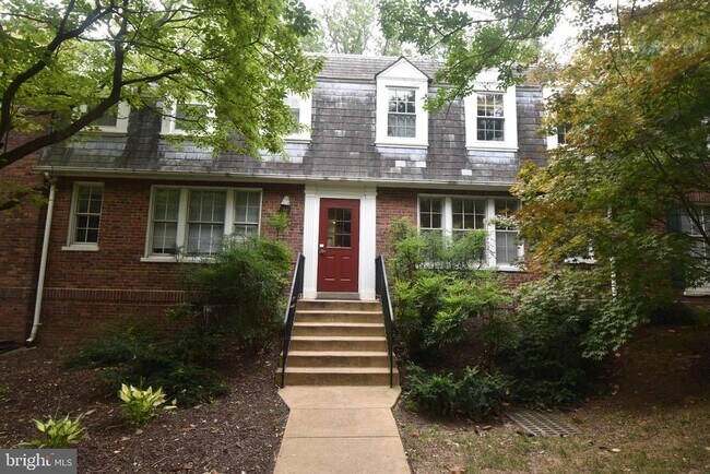 Building Photo - 1806 Key Blvd