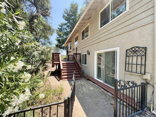 Building Photo - Charming 4-Bed by the Lake in Morgan Hill