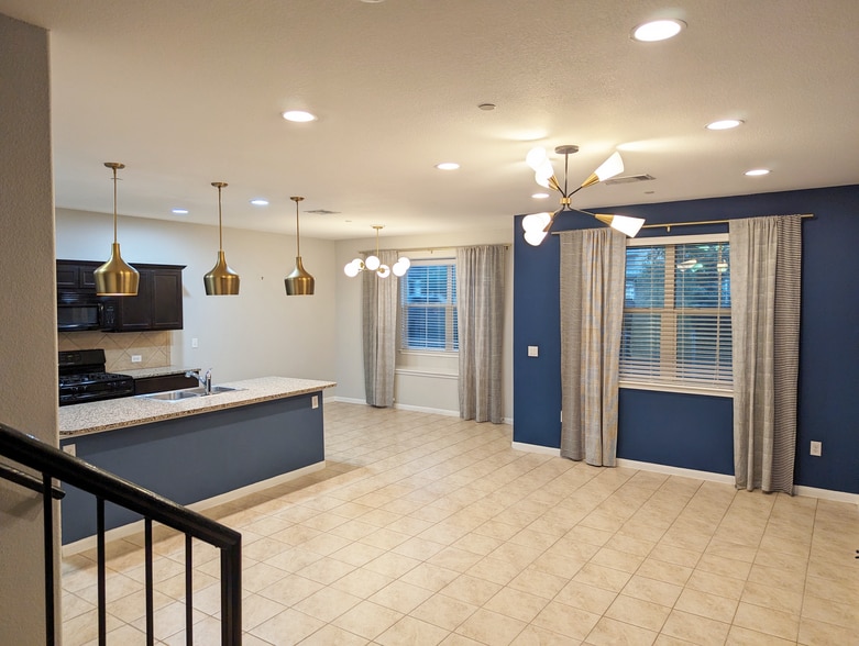 living room - 2880 Donnell Dr