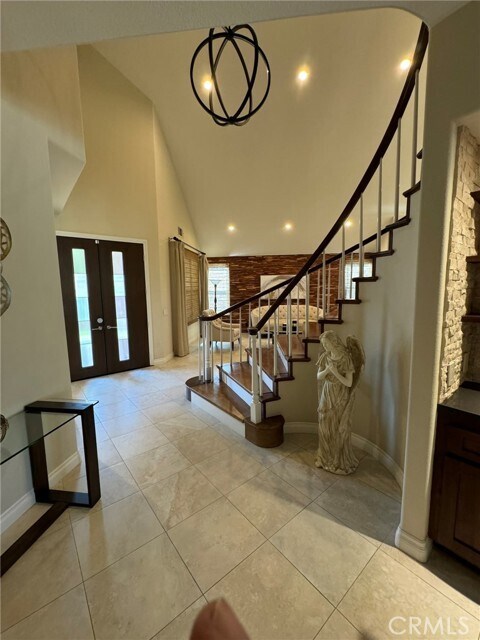 Building Photo - 6 Lakeridge