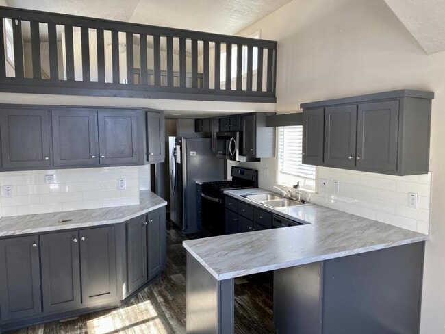 Building Photo - 401 S 1st St