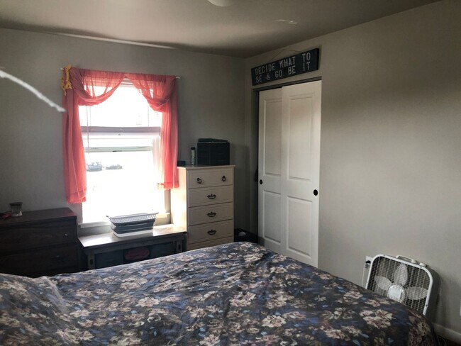 Building Photo - Newer Pet Friendly Home with detached Garage close to Barkley Trail system