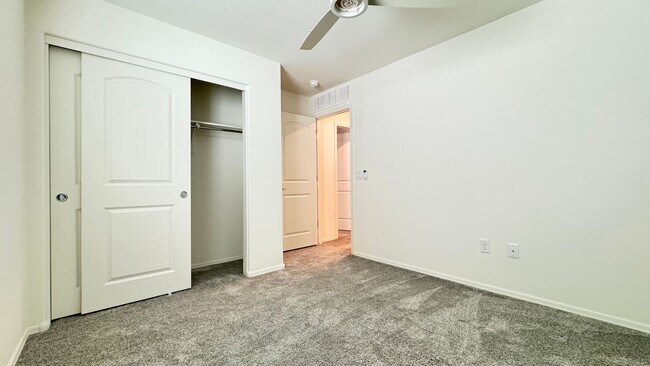 Building Photo - North Central (Mountain and Prince)  2 story, 3 bed, 2.5 bath home with 2 car garage!