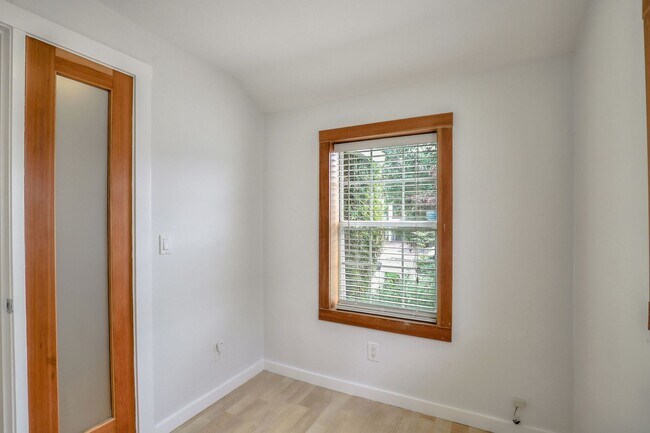 Building Photo - 3669 Madrone Ave