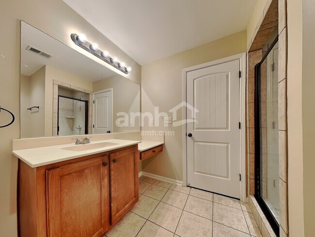 Building Photo - 5883 Savannah Pky