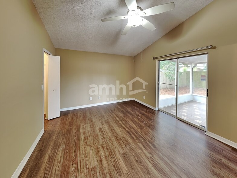 Building Photo - 12600 Parkbury Dr