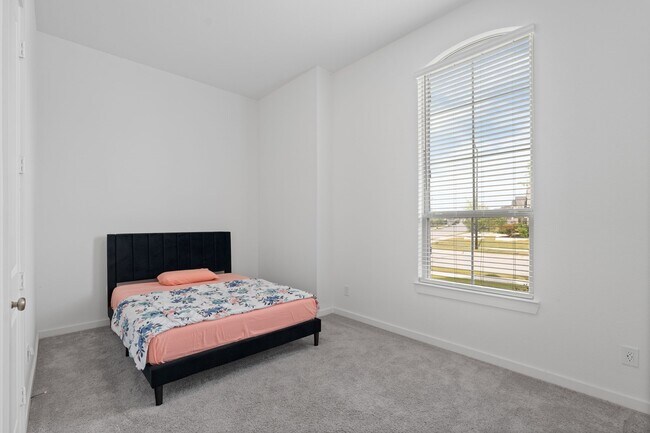 Building Photo - 7602 Zinnia Blossom Ln