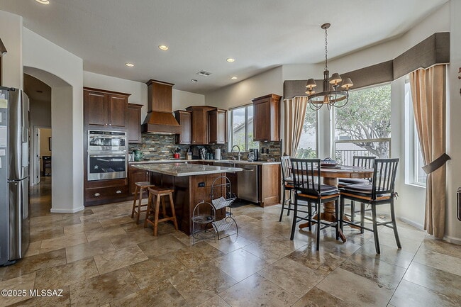 Building Photo - 65473 E Rose Ridge Dr