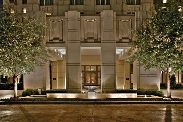 Building Photo - 2525 N Pearl St