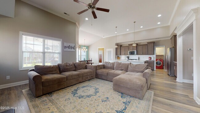Building Photo - 486 W Craftsman Wy