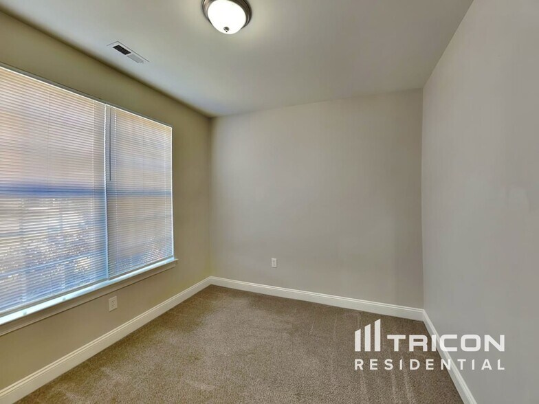 Building Photo - 4837 Samuel Richard St