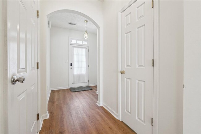 Building Photo - 3812 Dandridge Dr