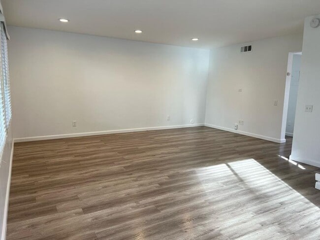 Building Photo - Welcome to Runnymede