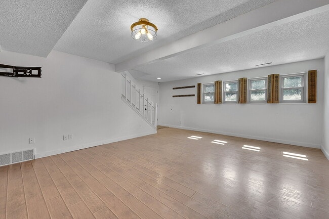 Building Photo - $2,600.00, 4-Bedroom, 3-Baths, Single Fami...