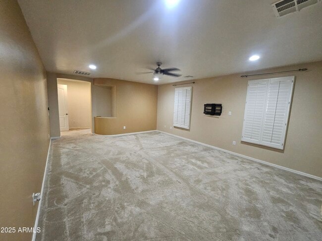 Building Photo - 3216 S Cottonwood Dr