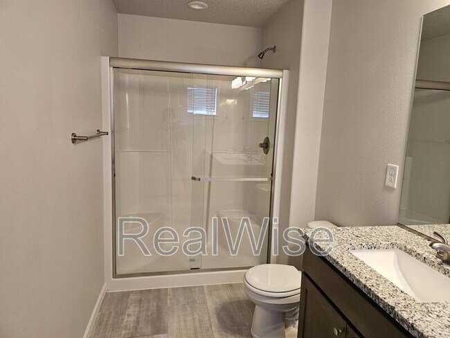 Building Photo - 5724 NE 58th Way