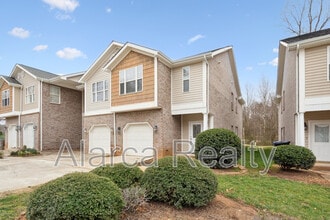 Building Photo - 111 Sherman Oaks Ln