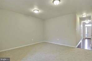 Building Photo - Beaufiful 3BR 2.5BA end unit town home wit...