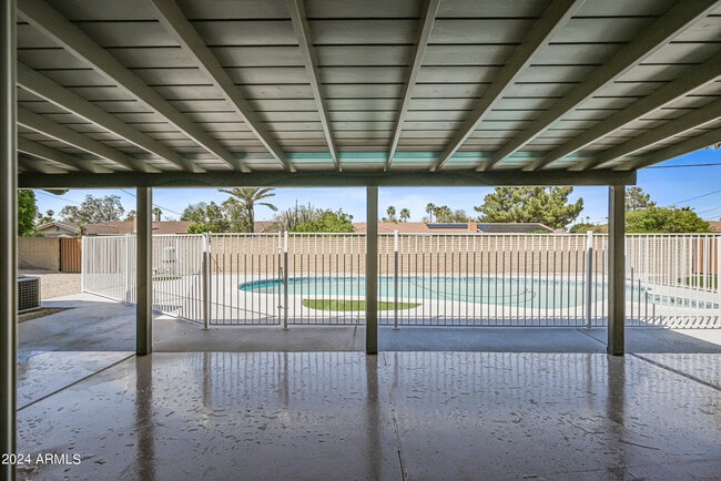 Building Photo - 530 E Fairmont Dr