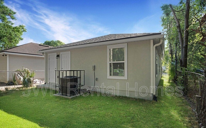 Building Photo - 1217 Milnor St
