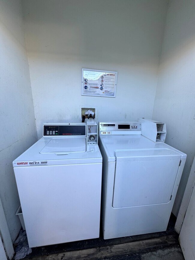 Building Photo - 3363rex