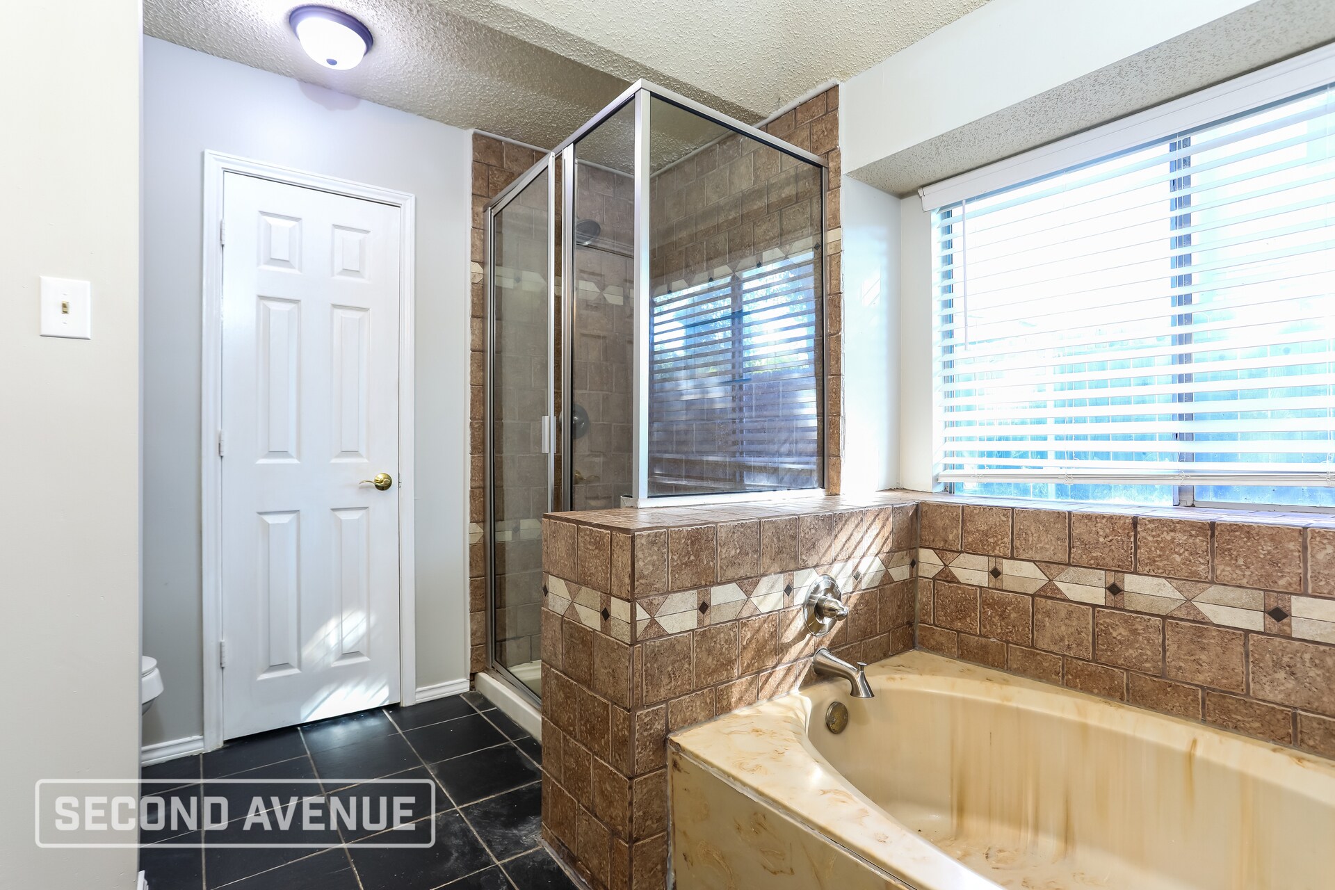 Building Photo - 7002 Hawaii Ln