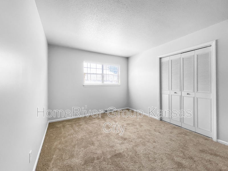 Building Photo - 6046 E 129th St