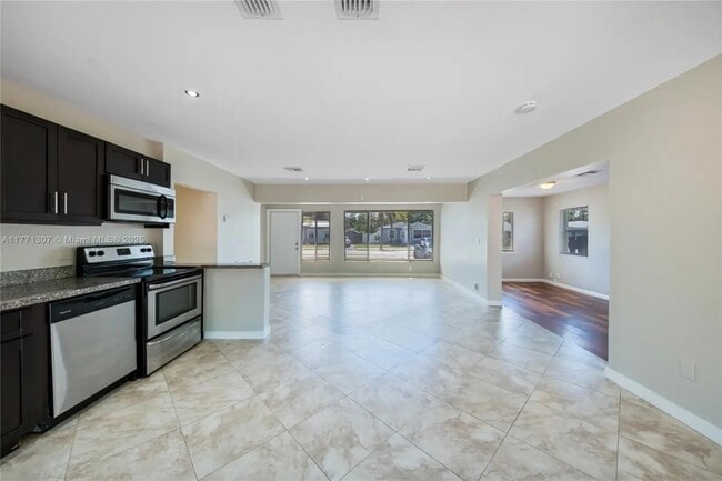 Building Photo - Adams Street