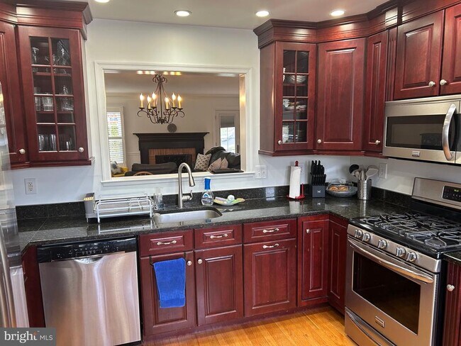 Building Photo - 146 Washington St