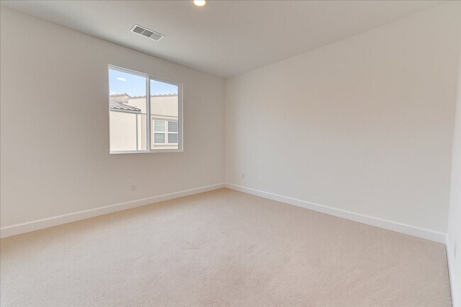 Building Photo - 1404 Mountain Laurel Rd