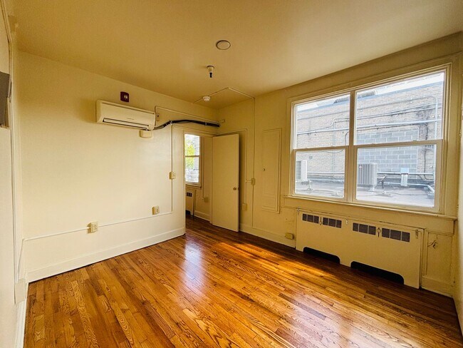Building Photo - 151 College Ave
