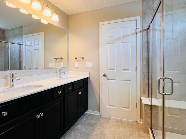 Building Photo - 7101 Unitas Lp