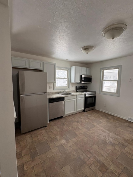 Building Photo - 5324 Kohout St