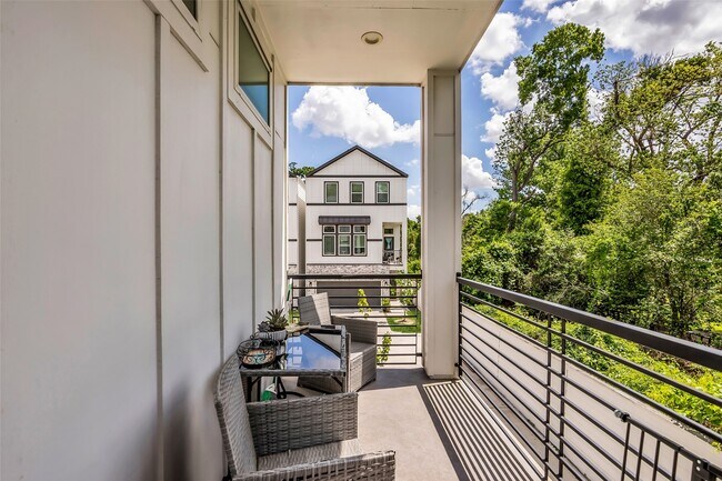 Building Photo - 5303 Donovan Gdns Ln