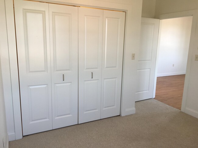 Building Photo - 875 Elm St