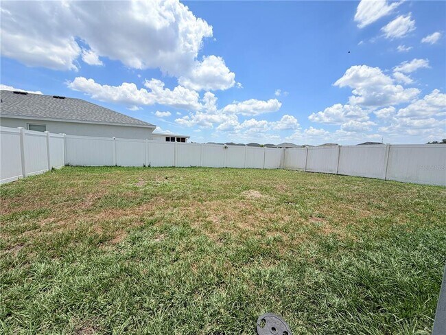 Building Photo - 35255 Crescent Creek Dr