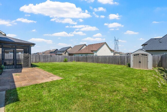 Building Photo - Pet Friendly Four Bedroom!