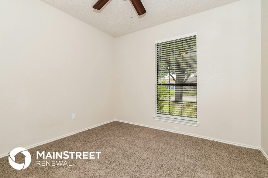 Building Photo - 3613 Dorchester Dr